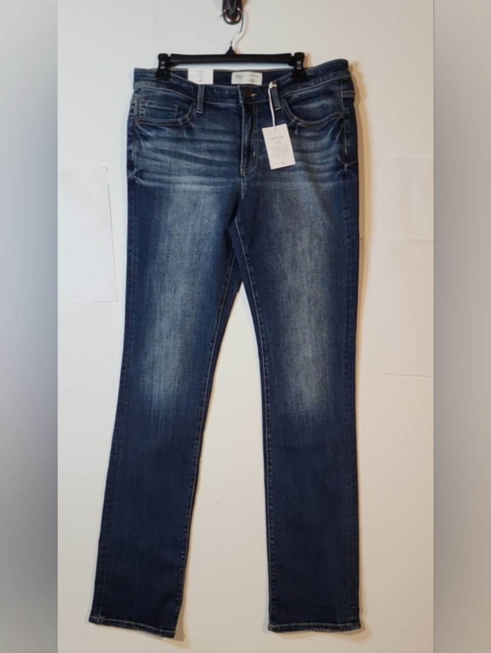 BKE Payton Mid Rise Universal Fit Straight Jeans NWT Size 31